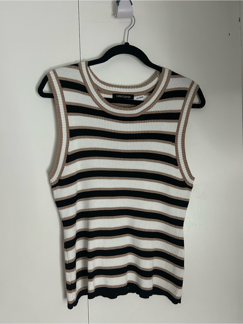 Cable & Gauge Striped Rib Knit Sleeveless Top - White, Black, gold